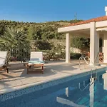 Primosten-dolac With Outdoor Pool * Dolac