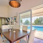 Primosten-dolac With Outdoor Pool