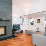 Holiday home Primosten-dolac With Outdoor Pool Dolac