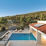 Primosten-dolac With Outdoor Pool *