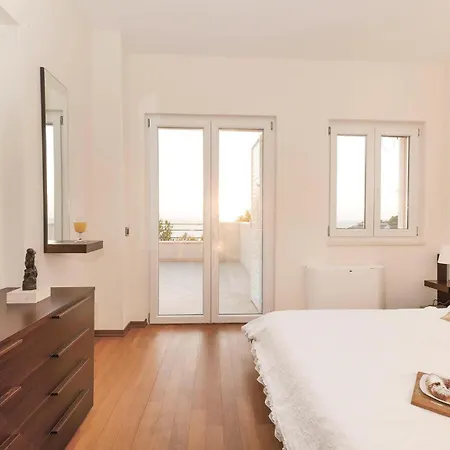 Primosten-dolac With Outdoor Pool Dolac