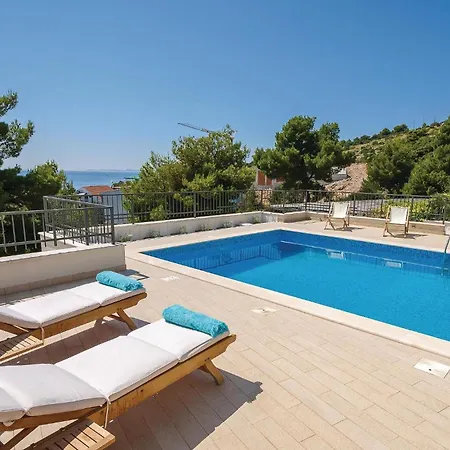 Primosten-dolac With Outdoor Pool *