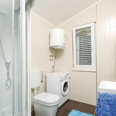 Primosten-dolac With Outdoor Pool Casa de Férias Dolac