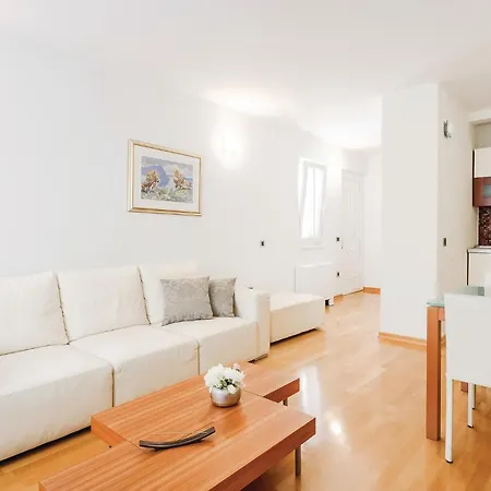 Primosten-dolac With Outdoor Pool Casa de Férias *