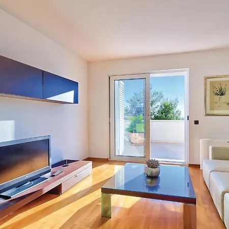 Σπίτι διακοπών Cozy In Dolac With Outdoor Swimming Pool Podgreben