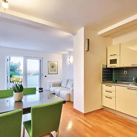 Primosten-dolac With Outdoor Pool