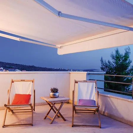 Primosten-dolac With Outdoor Pool * Dolac