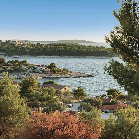 Primosten-dolac With Outdoor Pool Casa de Férias