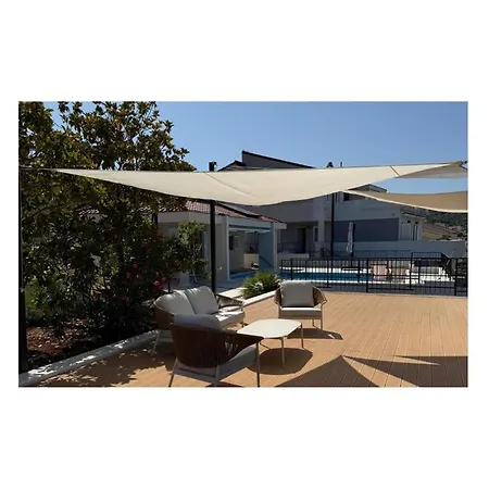 Primosten-dolac With Outdoor Pool Casa de Férias *