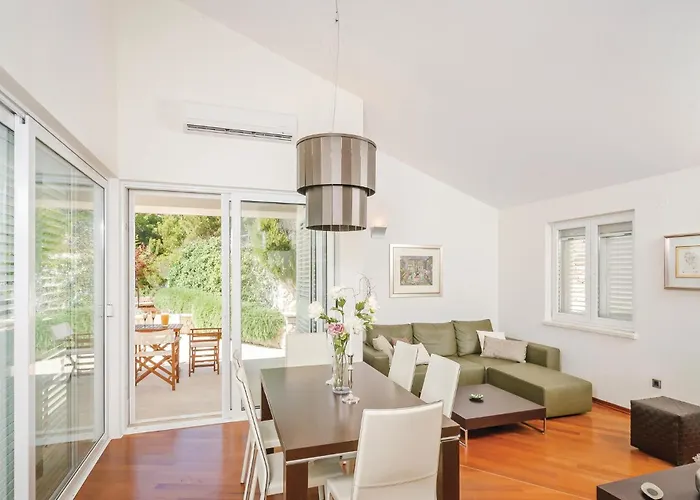 Dom wakacyjny Primosten-dolac With Outdoor Pool Dolac