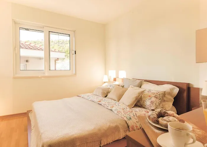 Primosten-dolac With Outdoor Pool *