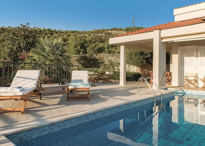 Primosten-dolac With Outdoor Pool * Dolac