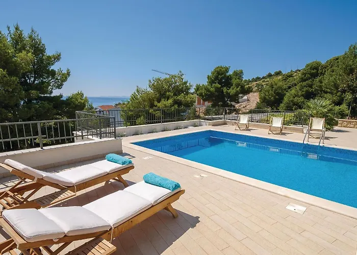 Primosten-dolac With Outdoor Pool *