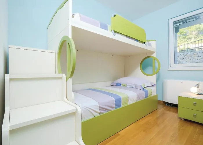 Vikendica Primosten-dolac With Outdoor Pool Dolac