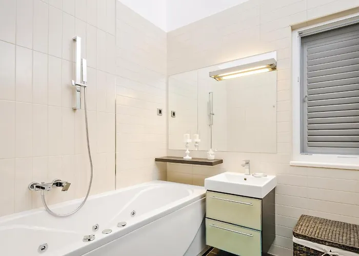 Primosten-dolac With Outdoor Pool *