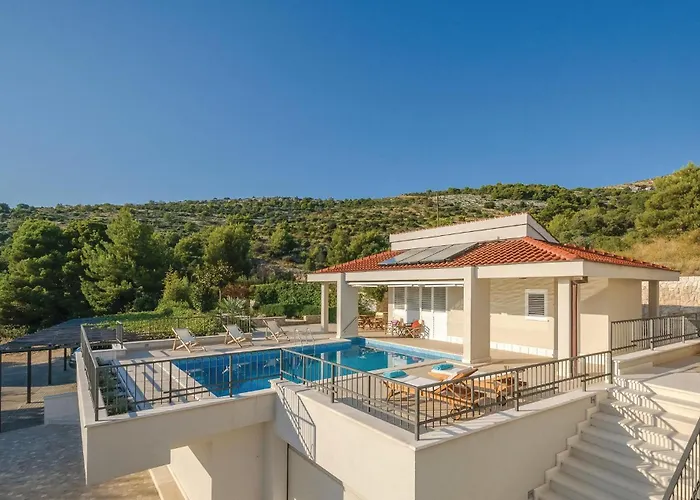 Primosten-dolac With Outdoor Pool Vikendica Dolac