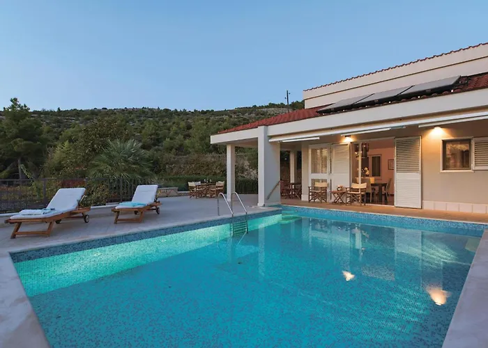 Vikendica Primosten-dolac With Outdoor Pool Dolac