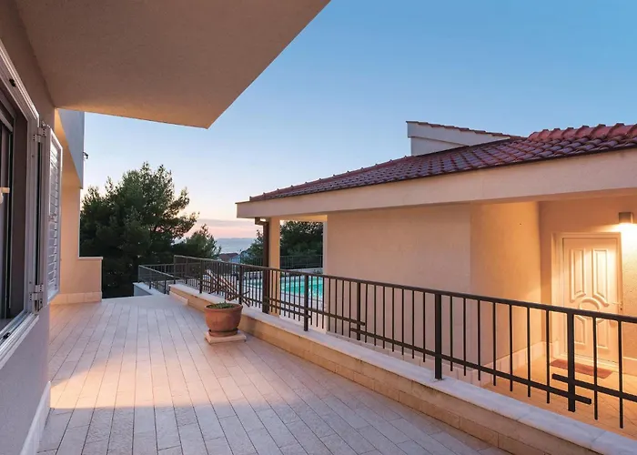 Primosten-dolac With Outdoor Pool