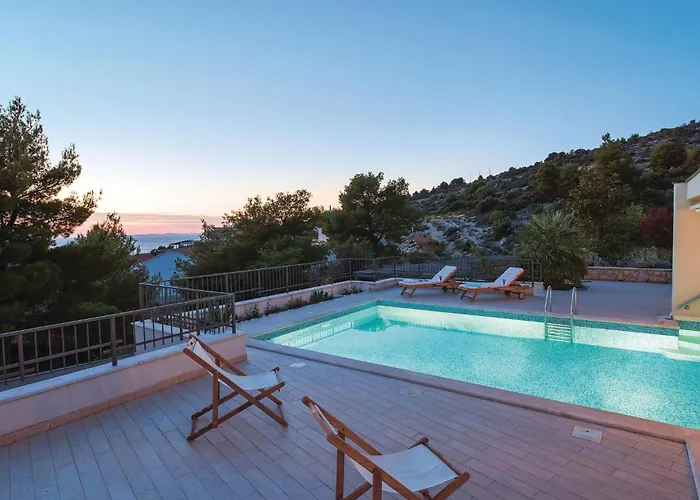 Primosten-dolac With Outdoor Pool Dom wakacyjny