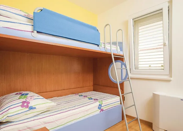 Primosten-dolac With Outdoor Pool Vikendica *