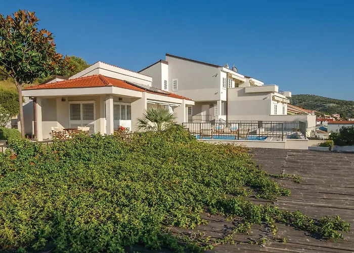 Vikendica Primosten-dolac With Outdoor Pool Dolac