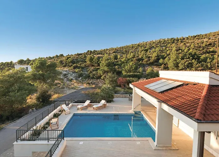 Primosten-dolac With Outdoor Pool *