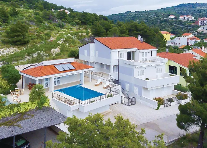 Primosten-dolac With Outdoor Pool