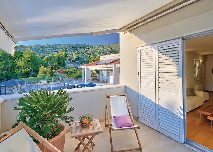 Primosten-dolac With Outdoor Pool Dom wakacyjny