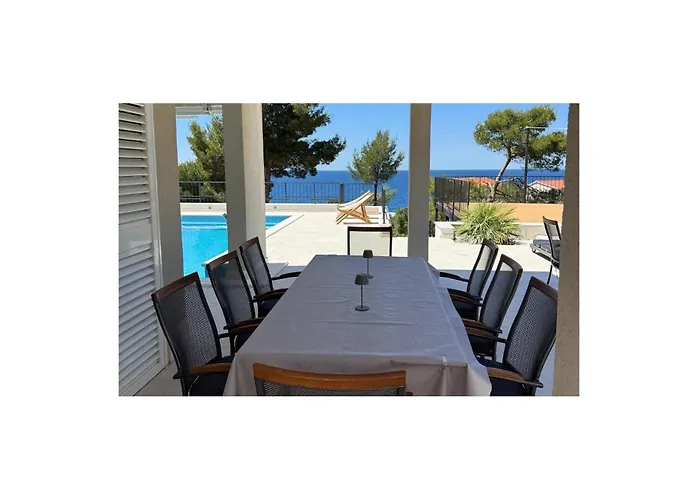 Primosten-dolac With Outdoor Pool