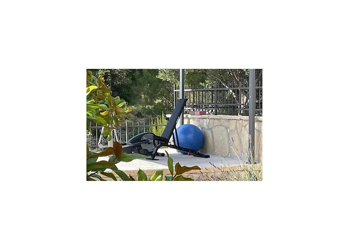 Primosten-dolac With Outdoor Pool Vikendica